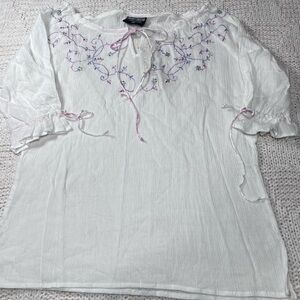 Sam Hilu’s Collection Embroidered Peasant Top